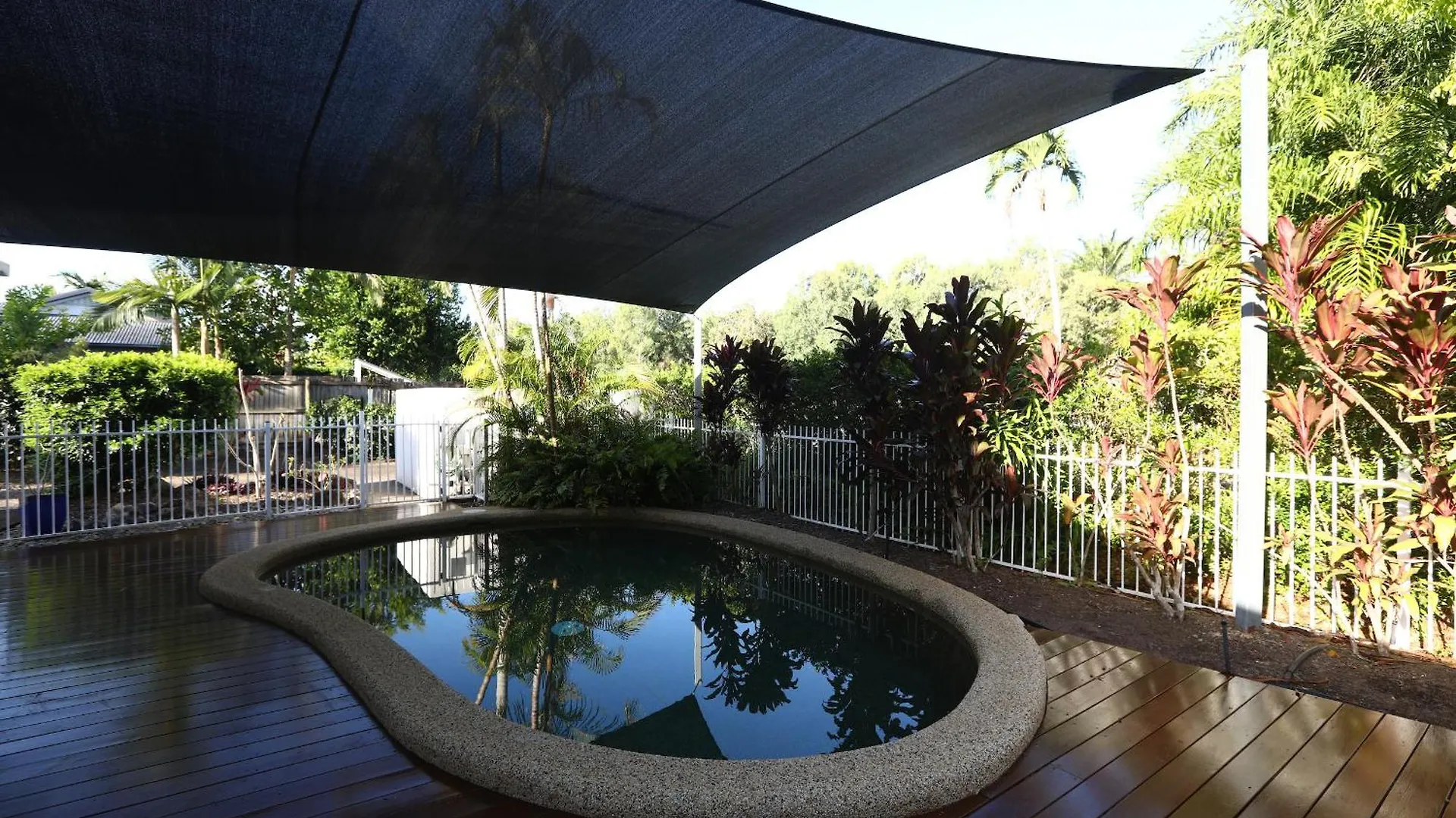 1 Bed Apartment Close To The Beach And Town Port Douglas