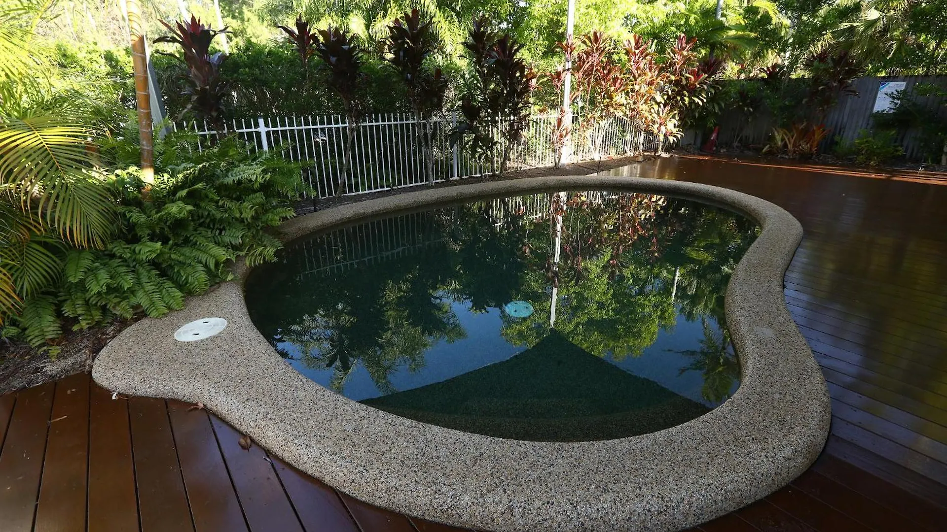 1 Bed Apartment Close To The Beach And Town Port Douglas Australia