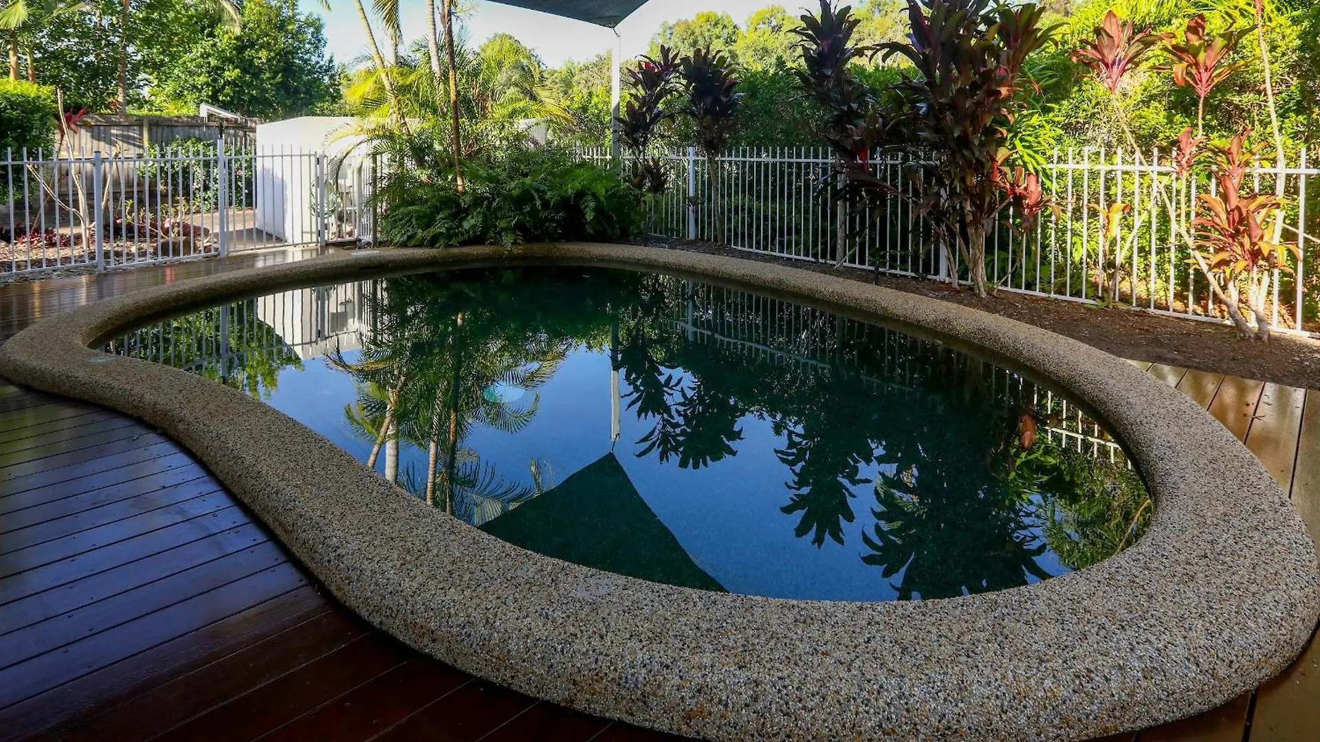 1 Bed Apartment Close To The Beach And Town Port Douglas